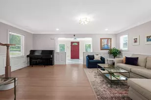 59 Franklin Pl, Great Neck, NY 11023 - Photo 6