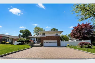 3 Carolyn Court, Syosset, NY 11791 - Photo 1