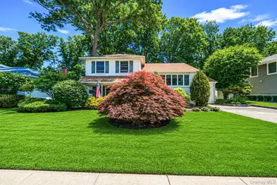 15 Wood Drive, Oyster Bay, NY 11771 - Photo 2