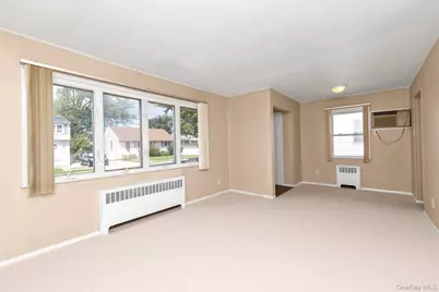 32 Jersey Street, Hicksville, NY 11801 - Photo 2