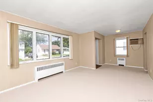 32 Jersey St, Hicksville, NY 11801 - Photo 2