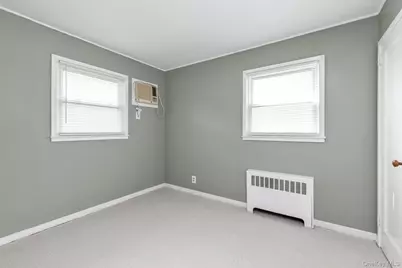 32 Jersey Street, Hicksville, NY 11801 - Photo 8