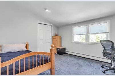 12 Pinewood Lane, New Hyde Park, NY 11040 - Photo 26