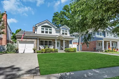 12 Pinewood Lane, New Hyde Park, NY 11040 - Photo 1