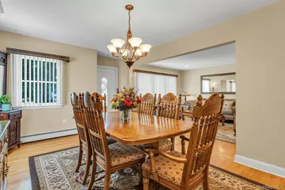 12 Pinewood Lane, New Hyde Park, NY 11040 - Photo 12
