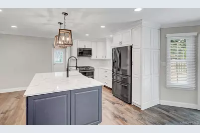27 4th Avenue, Rocky Point, NY 11778 - Photo 4