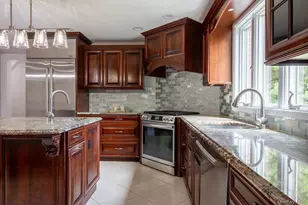 478 Carnation Ave, Floral Park, NY 11001 - Photo 4