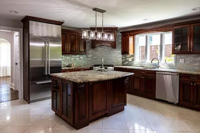 478 Carnation Avenue, Floral Park, NY 11001 - Photo 2