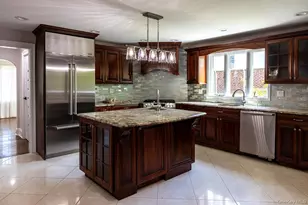 478 Carnation Ave, Floral Park, NY 11001 - Photo 2