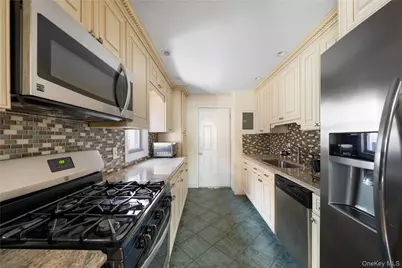 2910 Butler Street, East Elmhurst, NY 11369 - Photo 8