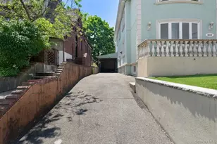 29-10 Butler St, East Elmhurst, NY 11369 - Photo 32
