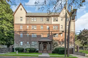 10 Oakridge Pl, Eastchester, NY 10709 - Photo 2