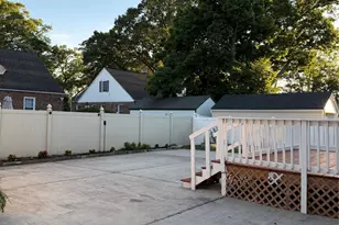 94 E Fenimore St, Valley Stream, NY 11580 - Photo 10