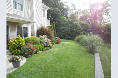 601 Willow Pond Drive, Riverhead, NY 11901 - Photo 2