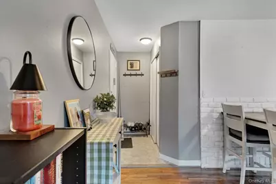 14 Ivy Street #1A, Farmingdale, NY 11735 - Photo 4