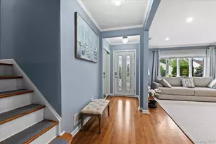 10 Peter Rd, Hicksville, NY 11801 - Photo 4