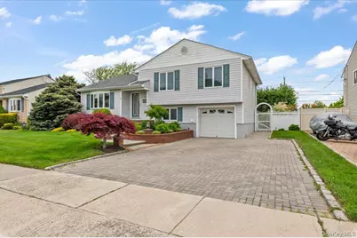 10 Peter Road, Hicksville, NY 11801 - Photo 2