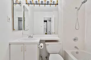 71-08 Sutton Pl, Fresh Meadows, NY 11365 - Photo 8