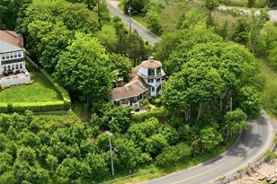 195 Shore Rd, Mount Sinai, NY 11766 - Photo 2
