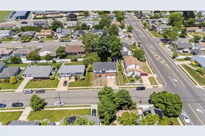 23 3rd Avenue, Farmingdale, NY 11735 - Photo 32