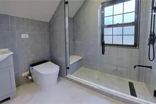 85-15 Wareham Pl, Jamaica, NY 11432 - Photo 14