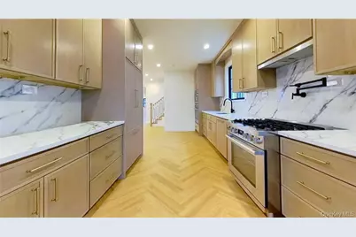 [Address not provided], Jamaica, NY 11432 - Photo 18