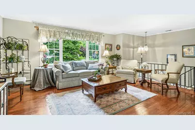 22 Locksley Lane, Bedford Hills, NY 10507 - Photo 2