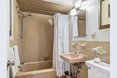 22 Locksley Lane, Bedford Hills, NY 10507 - Photo 16