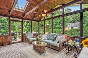 22 Locksley Ln, Bedford Hills, NY 10507 - Photo 8