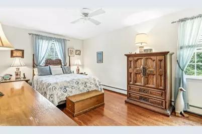22 Locksley Lane, Bedford Hills, NY 10507 - Photo 12