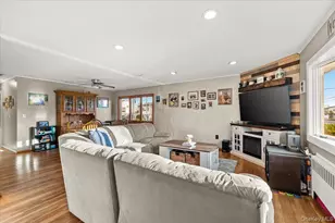 719 Catskill Ave, Lindenhurst, NY 11757 - Photo 24