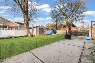 719 Catskill Avenue, Lindenhurst, NY 11757 - Photo 28
