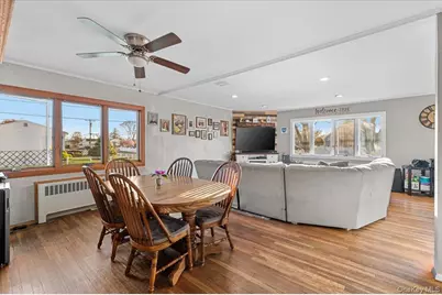 719 Catskill Avenue, Lindenhurst, NY 11757 - Photo 26