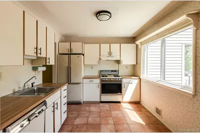 8 Knightsbridge #C, Poughkeepsie, NY 12603 - Photo 6