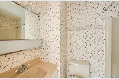 8 Knightsbridge #C, Poughkeepsie, NY 12603 - Photo 28