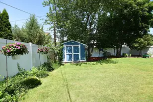 15 Hilltop Rd, Levittown, NY 11756 - Photo 46