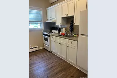 283 Houston Avenue #2nd floor, Mineola, NY 11501 - Photo 12