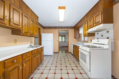 89 Edgehill Drive, Wappingers Falls, NY 12590 - Photo 18
