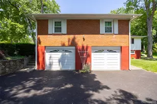 89 Edgehill Dr, Wappingers Falls, NY 12590 - Photo 2