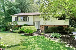 150 Schweizer Ln, Bardonia, NY 10954 - Photo 2