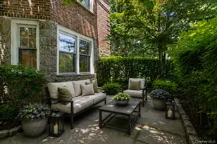 9 Sentry Pl, Scarsdale, NY 10583 - Photo 2