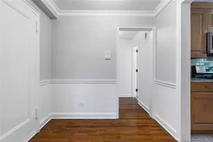 9 Sentry Pl, Scarsdale, NY 10583 - Photo 12