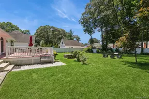 42 Summit Dr, Smithtown, NY 11787 - Photo 40