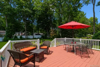 42 Summit Drive, Smithtown, NY 11787 - Photo 46