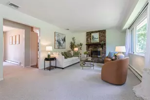 42 Summit Dr, Smithtown, NY 11787 - Photo 6