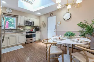 42 Summit Dr, Smithtown, NY 11787 - Photo 16