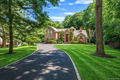 589 Landing Avenue, Smithtown, NY 11787 - Photo 38