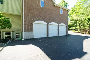 589 Landing Ave, Smithtown, NY 11787 - Photo 36
