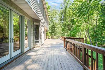 589 Landing Avenue, Smithtown, NY 11787 - Photo 32