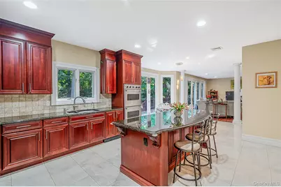 589 Landing Avenue, Smithtown, NY 11787 - Photo 12